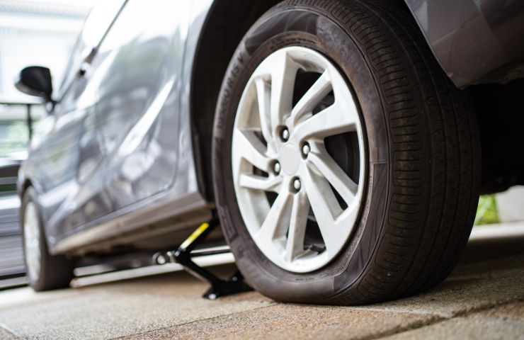 Tyre Change Near Me Al Ain – Fast, Local & Reliable